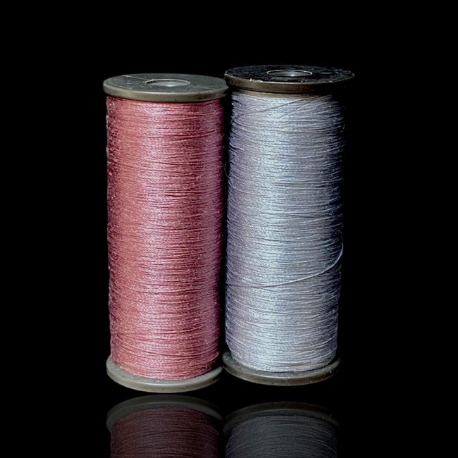 Kaks suurt rulli siidiniiti vanaroosa ja hall Kaks suurt rulli siidiniiti vanaroosa ja hall