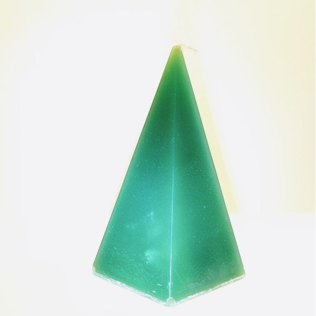 Püramiid - küünal Värvivalik! Püramiid - küünal Värvivalik!