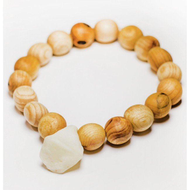 Kadaka (Juniperus) käevõru karuluuga Kadaka (Juniperus) käevõru karuluuga