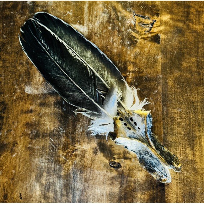 Rituaalne Lehvik must kullaga – Reti Toriella