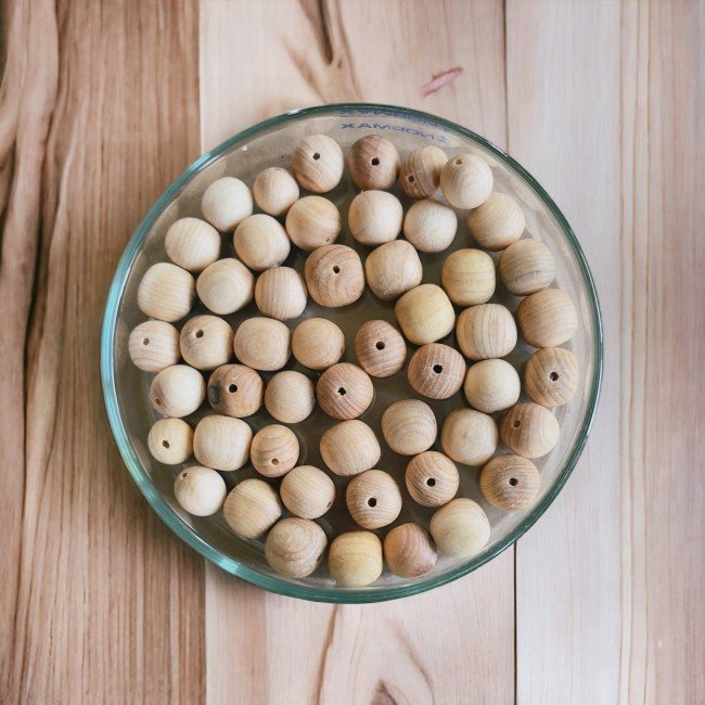 Kadaka puidust helmed  S suurus-10-12 mm ligikaudu 100tk Kadaka puidust helmed  S suurus-10-12 mm ligikaudu 100tk