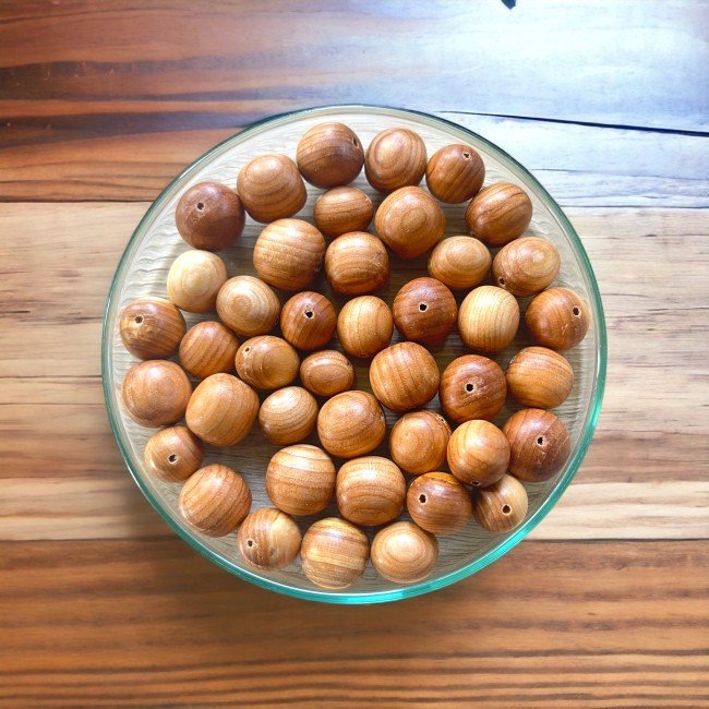 Pihlaka puidust helmed läbimõõduga 14 -16 mm - 40tk Pihlaka puidust helmed läbimõõduga 14 -16 mm - 40tk