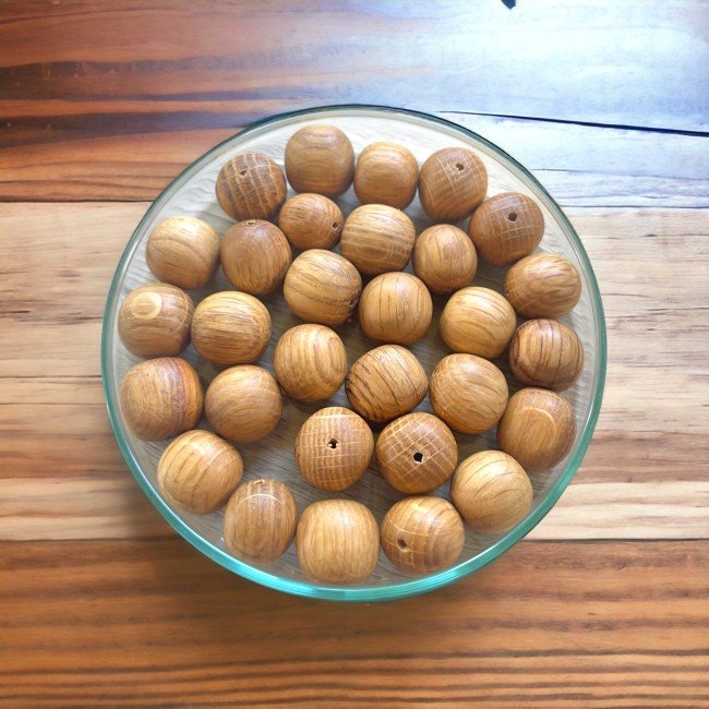 Tamme puidust helmed M suurus läbimõõduga 14 -16 mm - 40tk Tamme puidust helmed M suurus läbimõõduga 14 -16 mm - 40tk