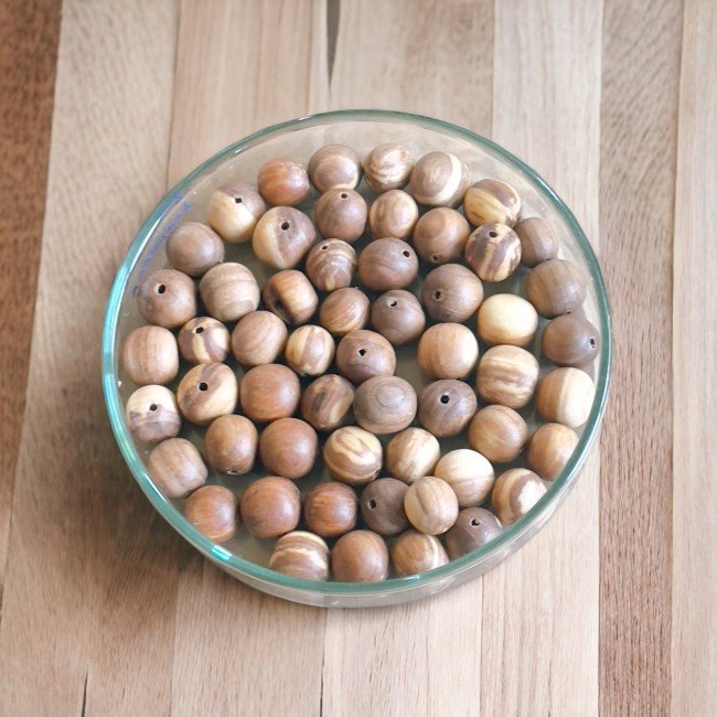 Pihlaka puidust helmed 10-12 mm ligikaudu 100tk Pihlaka puidust helmed 10-12 mm ligikaudu 100tk