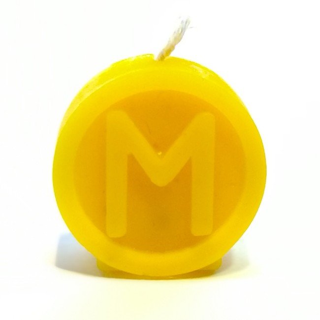 EHWAZ - ruuniküünal mesilasvahast EHWAZ - ruuniküünal mesilasvahast